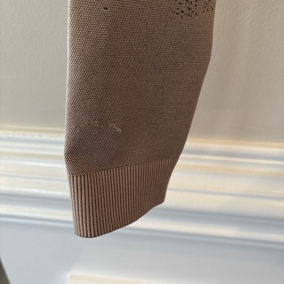 Gymshark Vital Seamless Long Sleeve Crop Top In Taupe Size Medium Women Workout - Picture 3 of 4